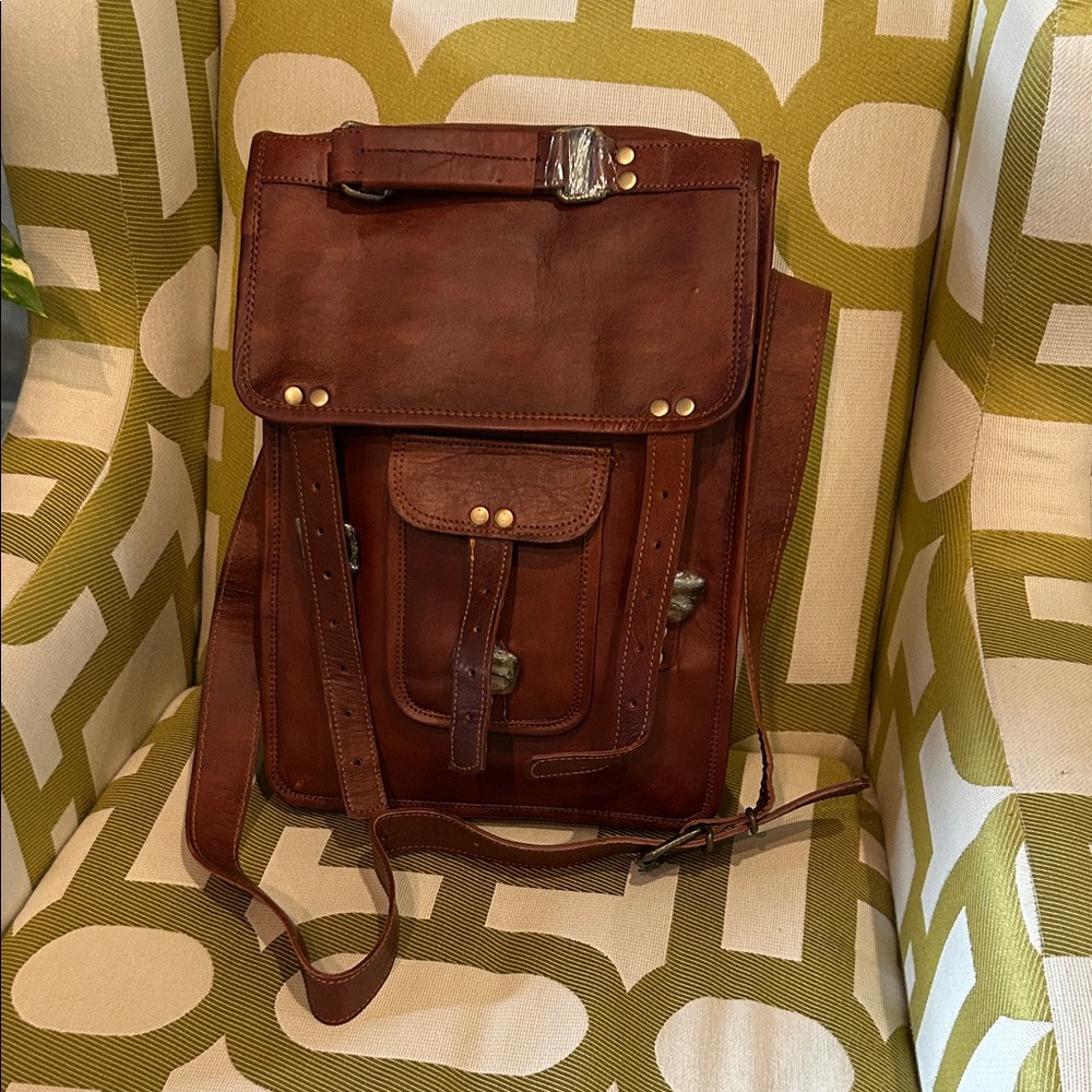 Distressed Leather Messenger Bag